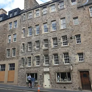 Canongate - Spacious And Historic 2 Bed Flat On Royal Mile , Edinburgh United Kingdom