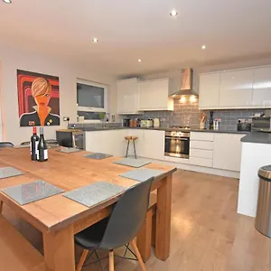  Holiday home Free Parking, Stylish And Spacious