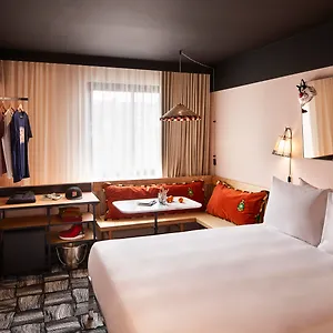 the-re-london-hotel.cambridgehotelsuk.com/