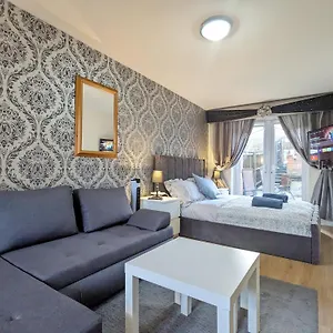 https://guest-rooms-near-city-centre-anfield-4-rooms-3-baths.hotelsin-chester.com
