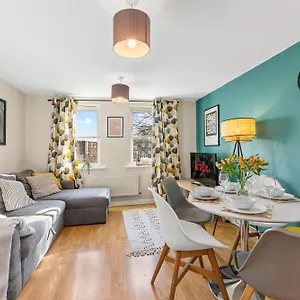 Designer - Great Location! , Manchester United Kingdom