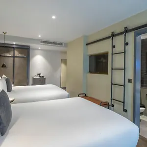 hotel-indigo-london-aldgate.cambridgehotelsuk.com/