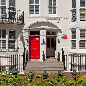 strawberry-fields.brighton-hotels-england.com/