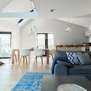  Apartment The Cliffside Loft - Distinctly Modern 3 Bdr Riverside