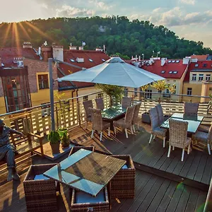 julian.praguehotelsweb.com/